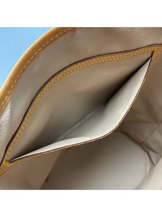 Louis Vuitton Monogram Bucket GM Tote Bag - Picture 5 of 9